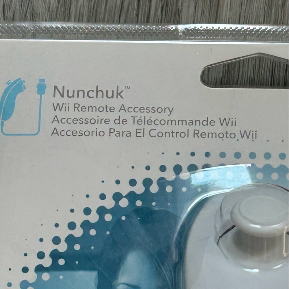 Nintendo White Wii Remote Accessory - Picture 2 of 6